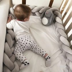 Tour de lit tressé pour bébé